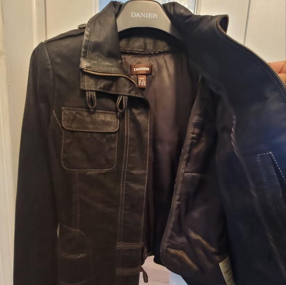 Brown leather jacket - Picture 3 of 4